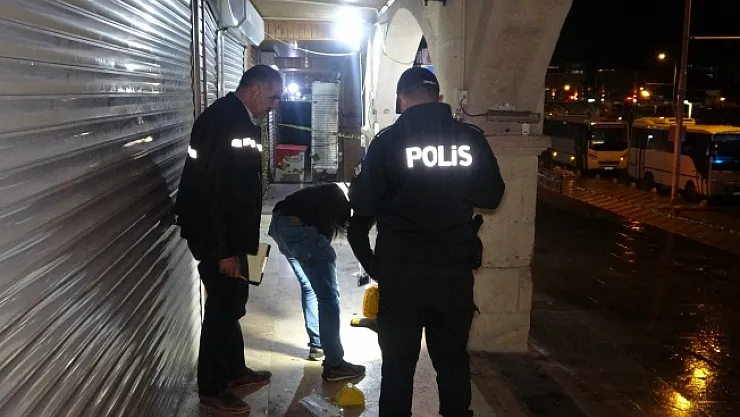 Laf atma kavgasında kan aktı: 3 yaralı