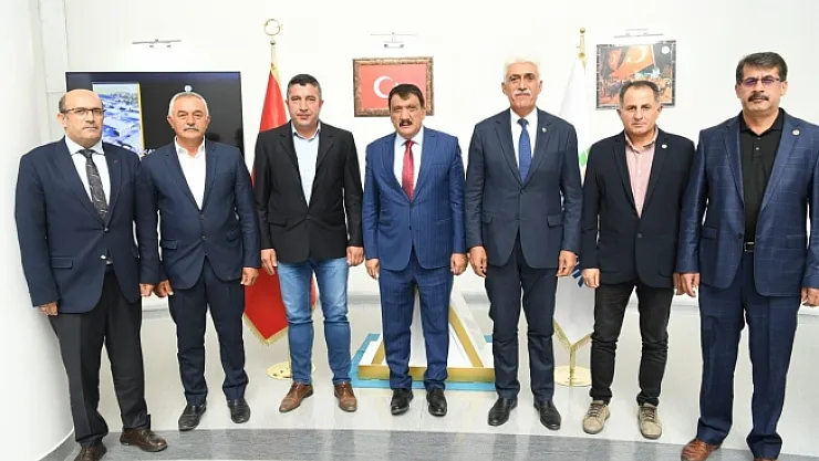 "Büyükşehirin şantiyelerinde 5 bin kişi çalışıyor"