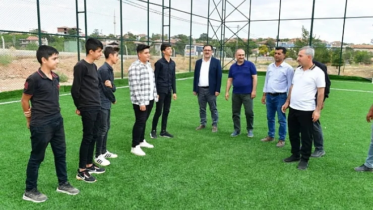 Yeşilyurt'ta öğrencilerin istediği halı saha tamamlandı