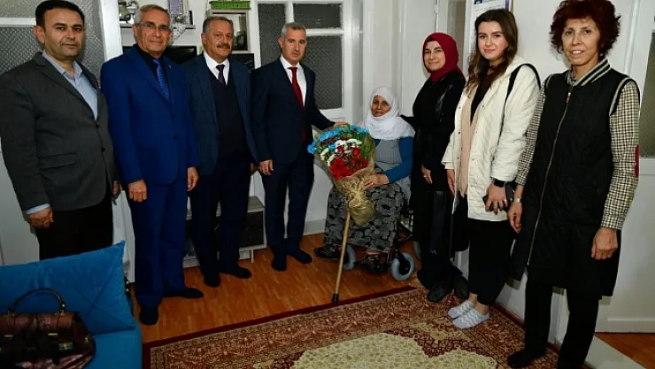 Başkan Çınar, engelli araç talebini yerine getirdi