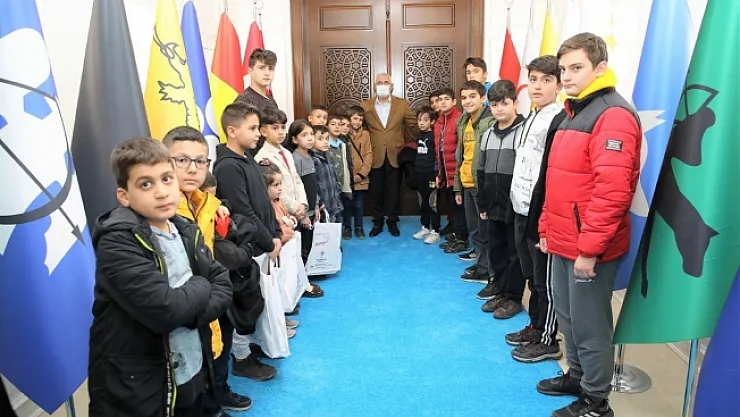 Başkan Güder, gençlere tecrübelerini aktardı