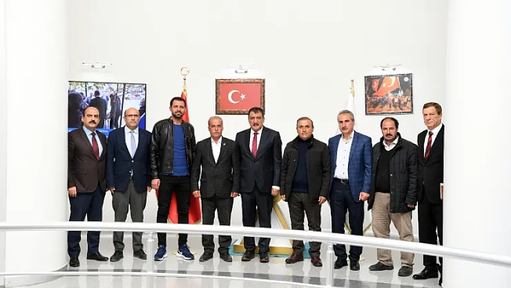 Fidancılar ve Peyzajcılar Sitesi Yönetiminden Gürkan'a teşekkür ziyareti