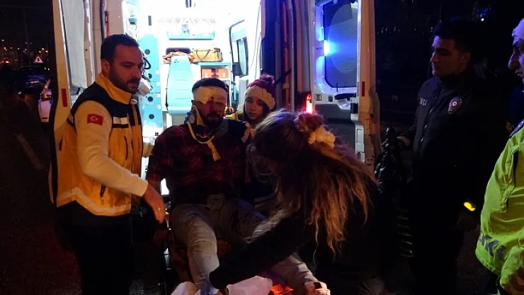 Otomobil polis aracına çarptı: 2'si polis 4 yaralı