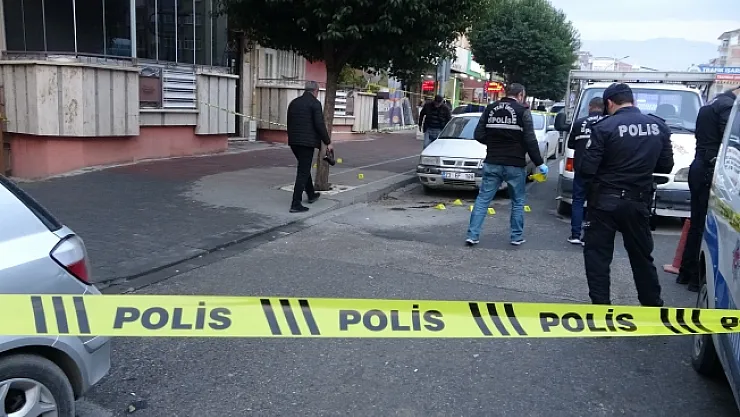Sokak ortasında kurşun yağdırdı
