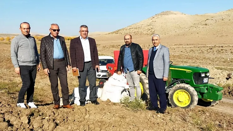 Yerli, ekmeklik ve makarnalık buğdaylarına deneme ekimi yapıldı