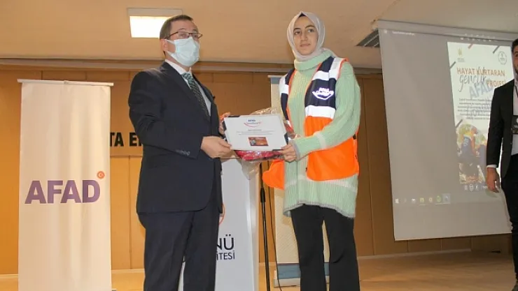 Afet okur yazarlığında gençlere eğitim