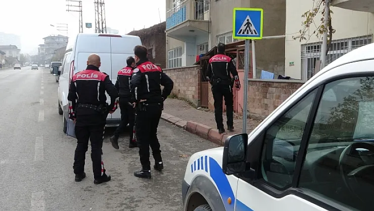Ağabeyini tüfekle yaraladı, polis merkezine giderek teslim oldu
