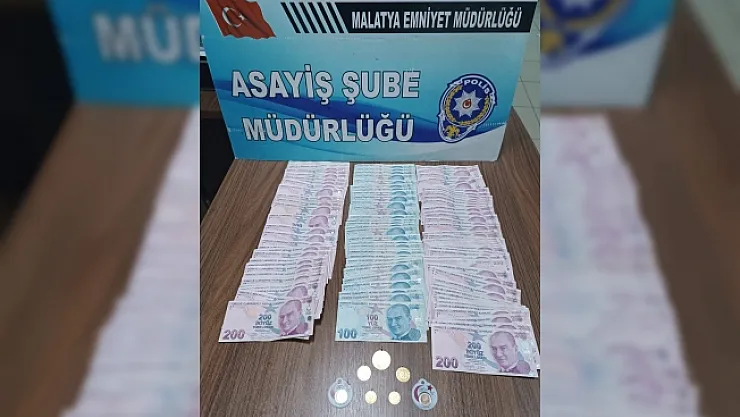 Çaldıkları altınlarla yakalandılar