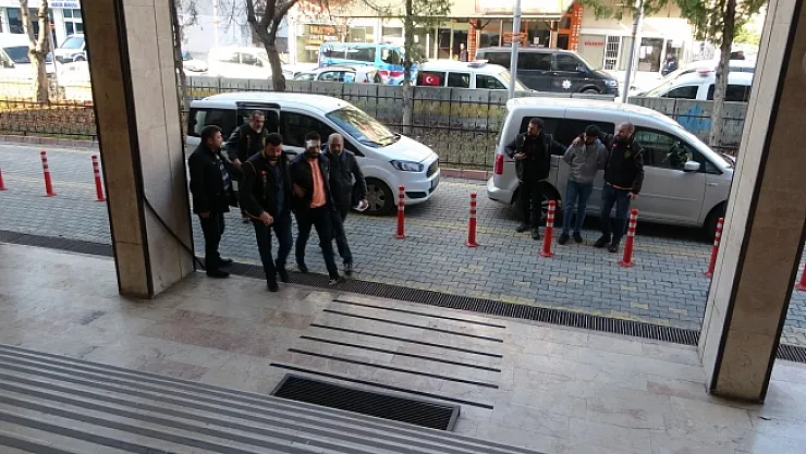 Cinayet zanlıları adliye sevk edildi
