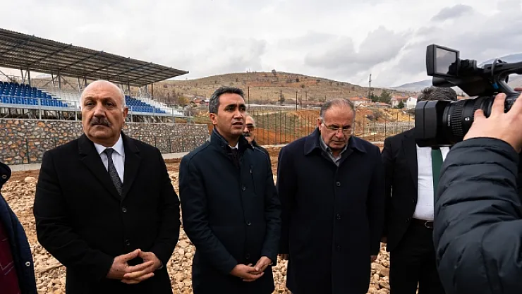 Doğanşehir İlçesi Sürgü mahallesine fifa standartlarında futbol sahası