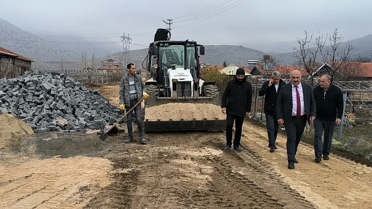 Doğanşehir'de kilitli parke taş çalışmalarına hız verildi