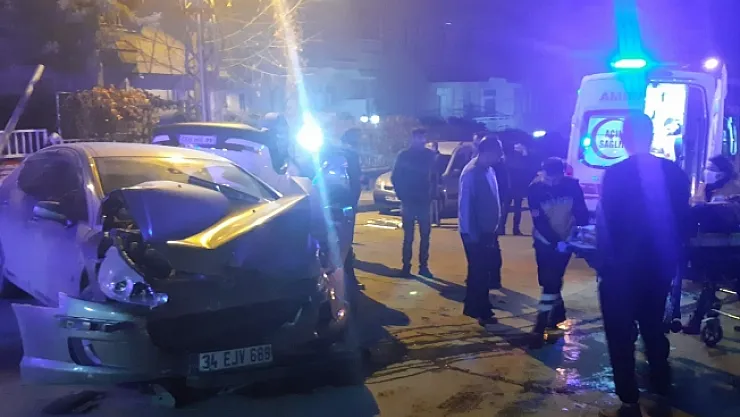 Kavşakta kaza: 2 yaralı