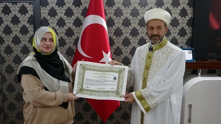 Ukraynalı kadın Müslüman oldu