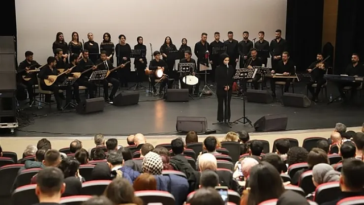 Üniversite öğrencilerinden konser