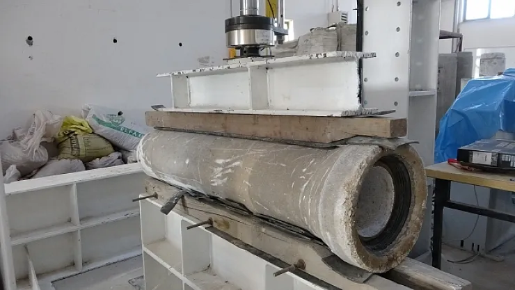 Atık malzeme ile 12 ton basınca dayanıklı beton boru ürettiler