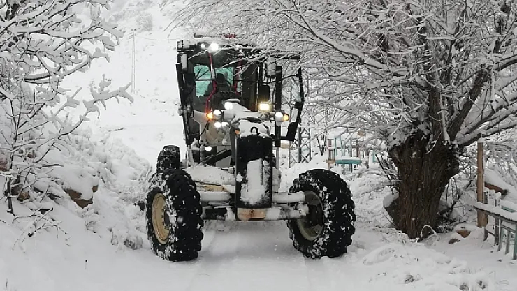 Büyükşehir'den karla mücadele çalışması