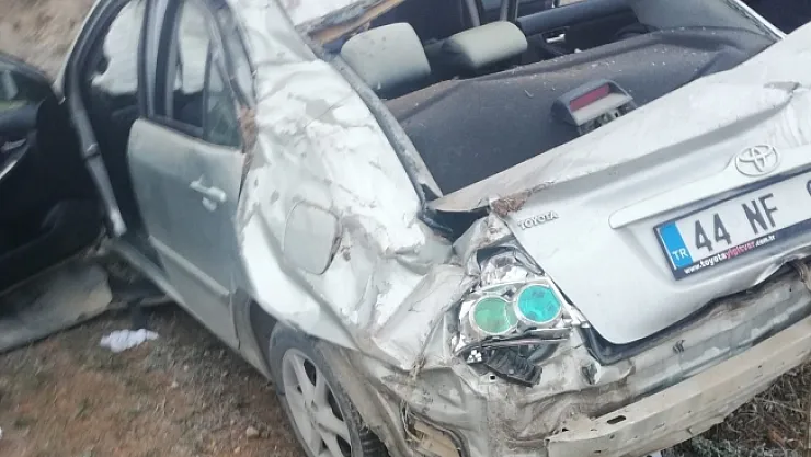 Göreve giden polisler kaza yaptı: 5 yaralı