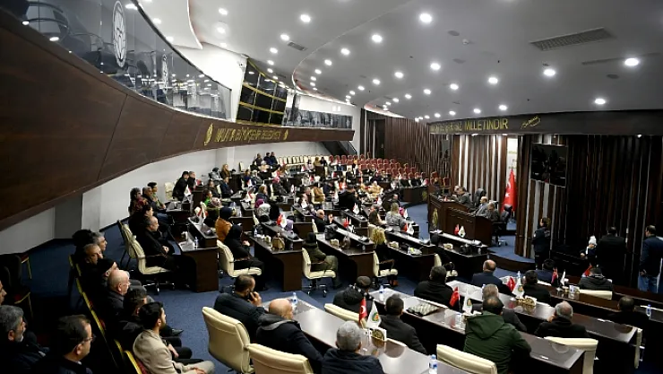 Gürkan, Büyükşehir Belediyesi Meclis Salonunda vatandaşlarla bir araya geldi