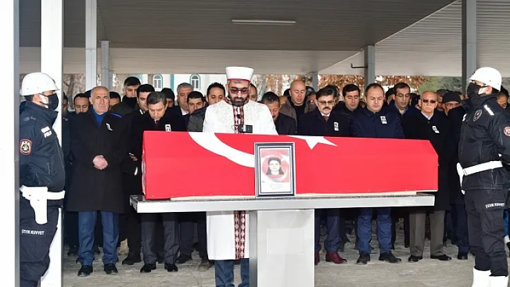 Kocası tarafından öldürülen kadın polis, Malatya'da defnedildi