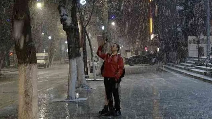 Malatya'ya mevsimin ilk karı düştü!