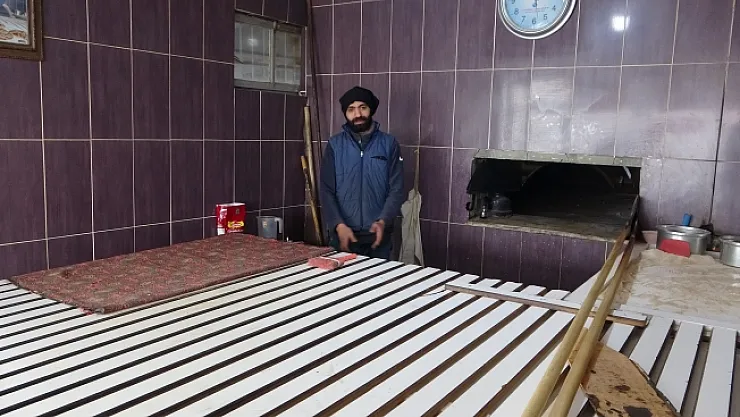 Malatya'da soğuk hava ekmek fırınını dondurdu