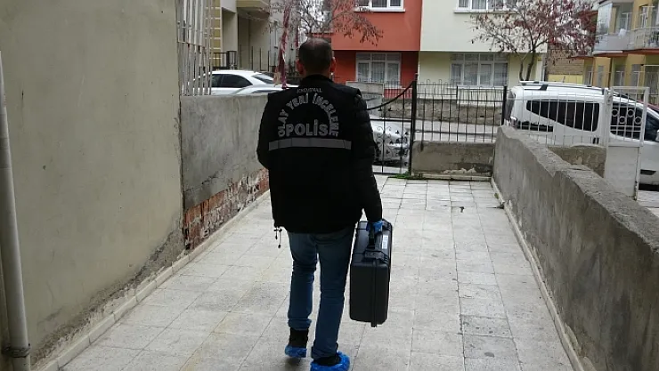 Polis camı kırıp hayat kurtardı