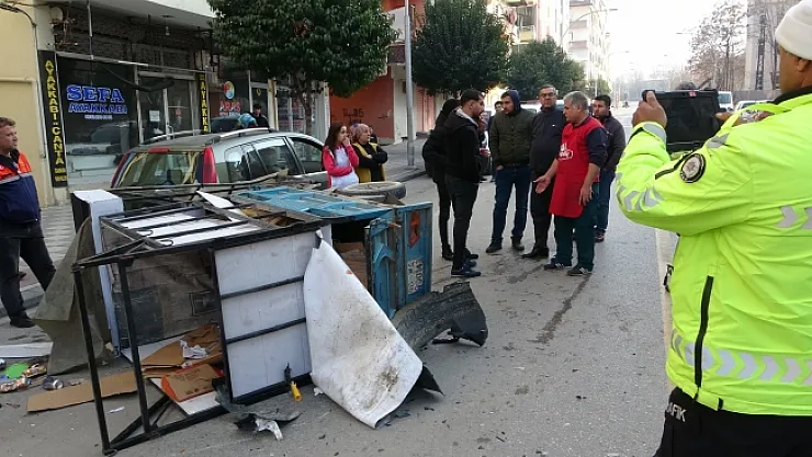 Üç aracın karıştığı kazada tartışan sürücüleri polis sakinleştirdi