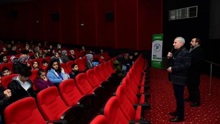Yeşilyurt'ta yetim ve öksüz çocuklara sinema keyfi