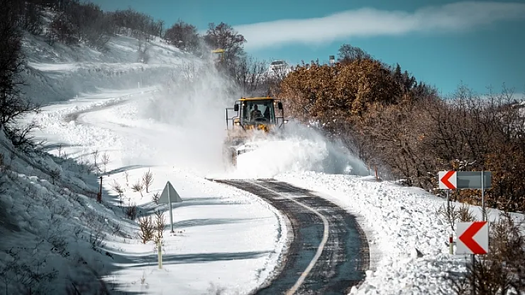 Büyükşehir Belediye ekipleri 200 mahalle yolunu ulaşıma açtı
