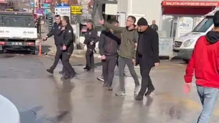 Büyükşehir zabıta personeline silahlı saldırı