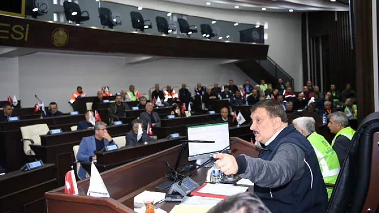 Büyükşehir Meclisi depremin ardından ilk kez toplandı