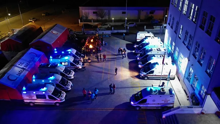 Deprem bölgesindeki sağlıkçılar, teyakkuzda