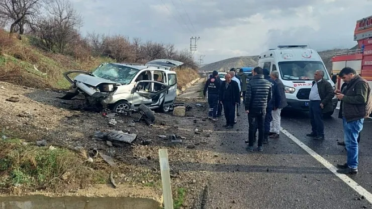 Feci kaza! 2 ölü, 3 yaralı