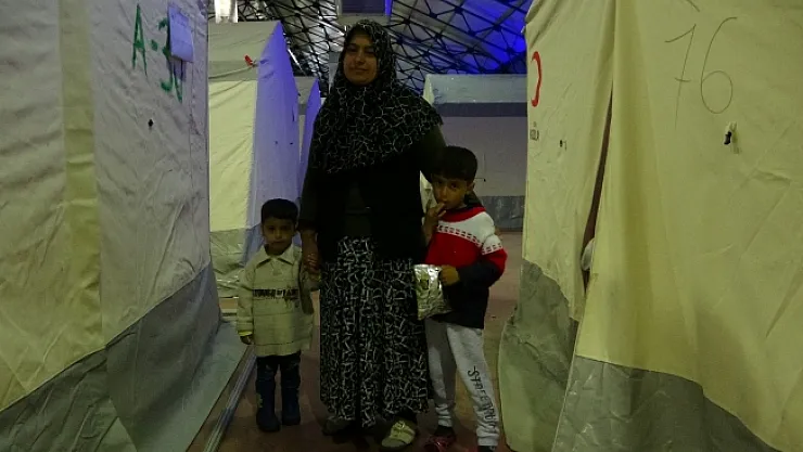 Boğazına şeker kaçan çocuğun kurtarıldığı anlar kameraya yansıdı