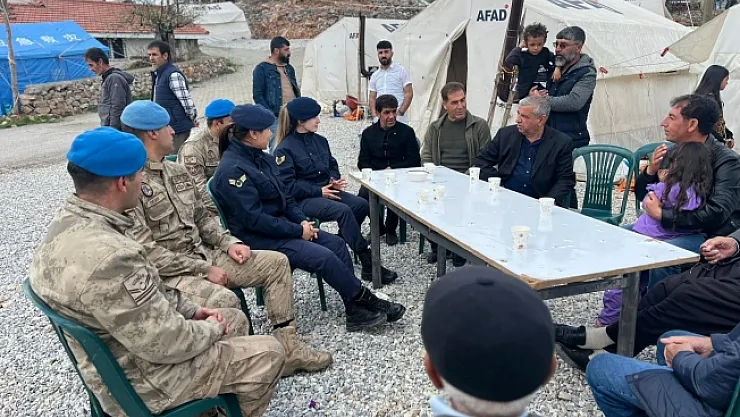 Jandarmadan çadır kent ziyareti