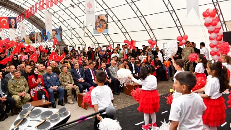 23 Nisan Ulusal Egemenlik ve Çocuk Bayramı kutlandı