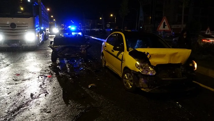 Malatya'da 6 araç birbirine girdi: 2 yaralı