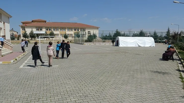 Malatya'da hasarsız okullarda yüz yüze eğitim başladı