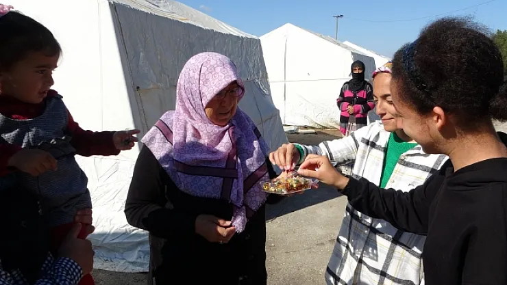 Malatya'daki çadır kentlerde hüzünlü bayram