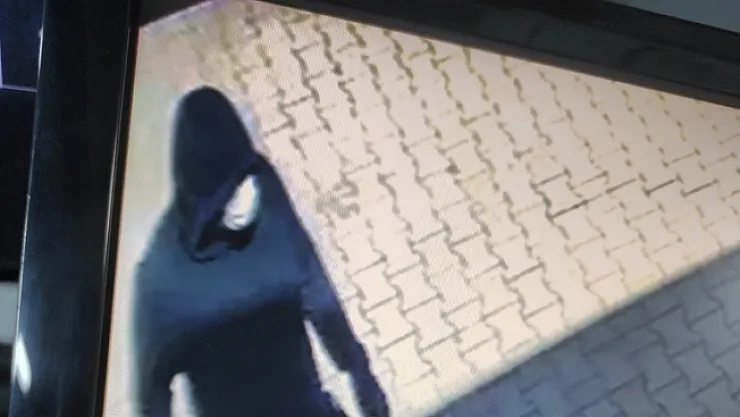 Oto bakım servisine bakım için teslim edilen aracı çaldılar