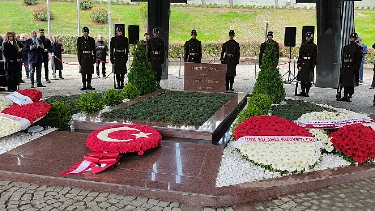 Özal, vefatının 30. yıl dönümünde kabri başında anıldı