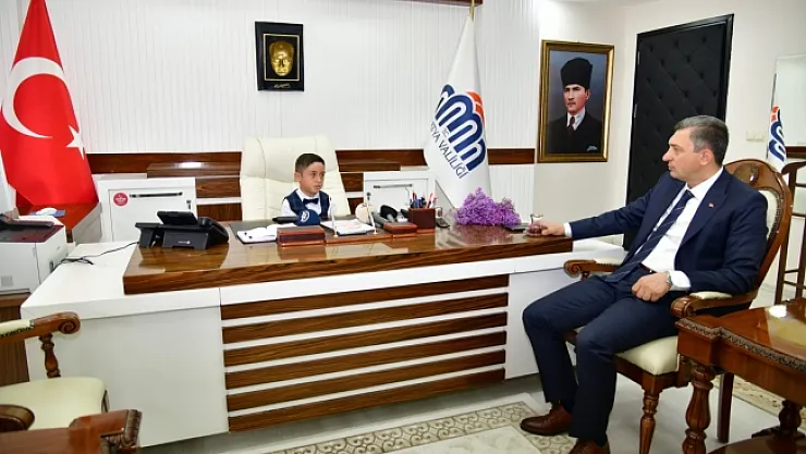 Valilik makamına oturdu, 'sağlam evler yapılsın' talimatı verdi