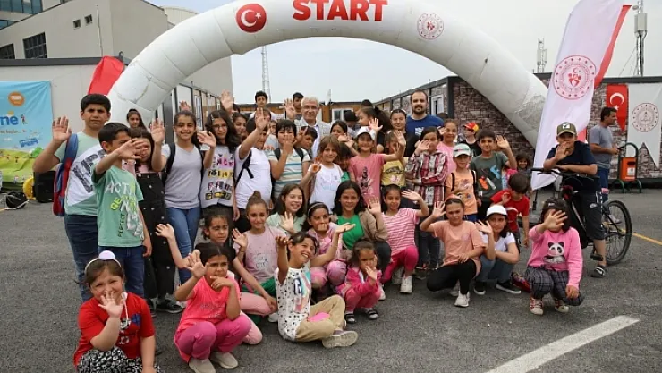 Depremzede öğrenciler dereceye girmek için yarıştı