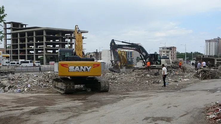 Enkaza dönen Niyazi Mahallesi TOKİ ile ayağa kalkacak