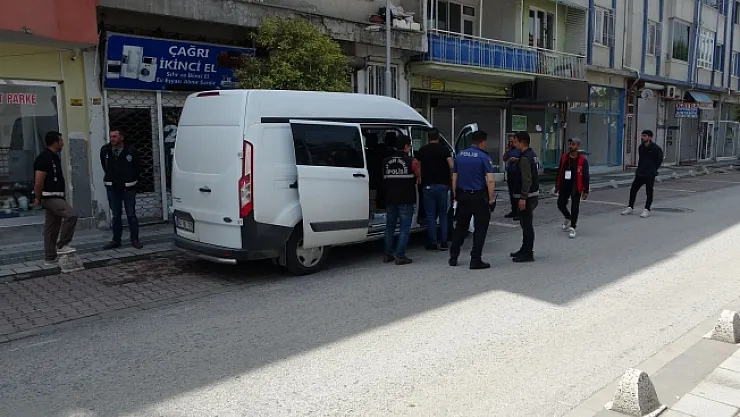 Haber alınamayan şahıs çatı katında asılı halde bulundu