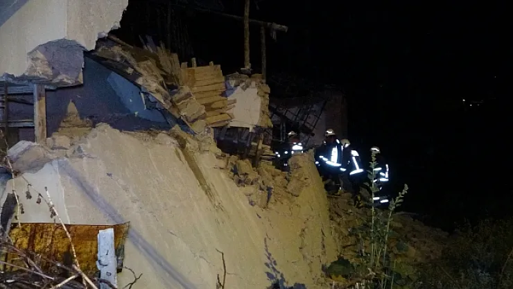 Hasarlı evde göçük meydana geldi