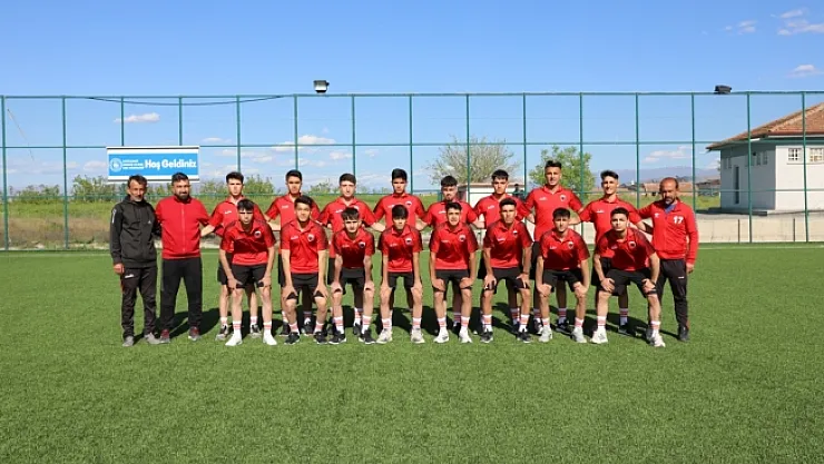 Hayatını kaybeden antrenörleri için şampiyon olmak istiyorlar