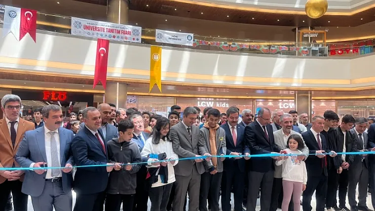 Malatya Park AVM'de üniversite tanıtım fuarı açıldı
