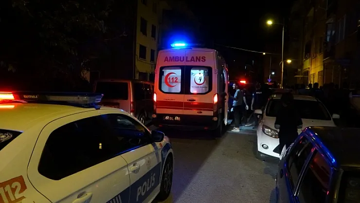 Arkadaş kavgasında kan aktı: 2 yaralı