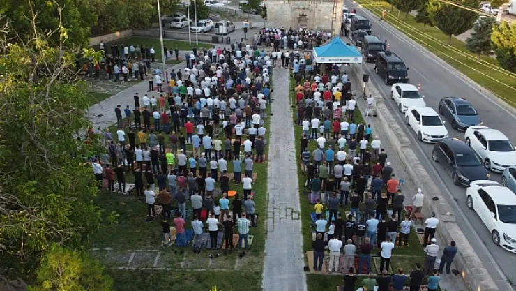 Battalgazi'de Kurban Bayramı Namazı Namazgah'ta kılındı